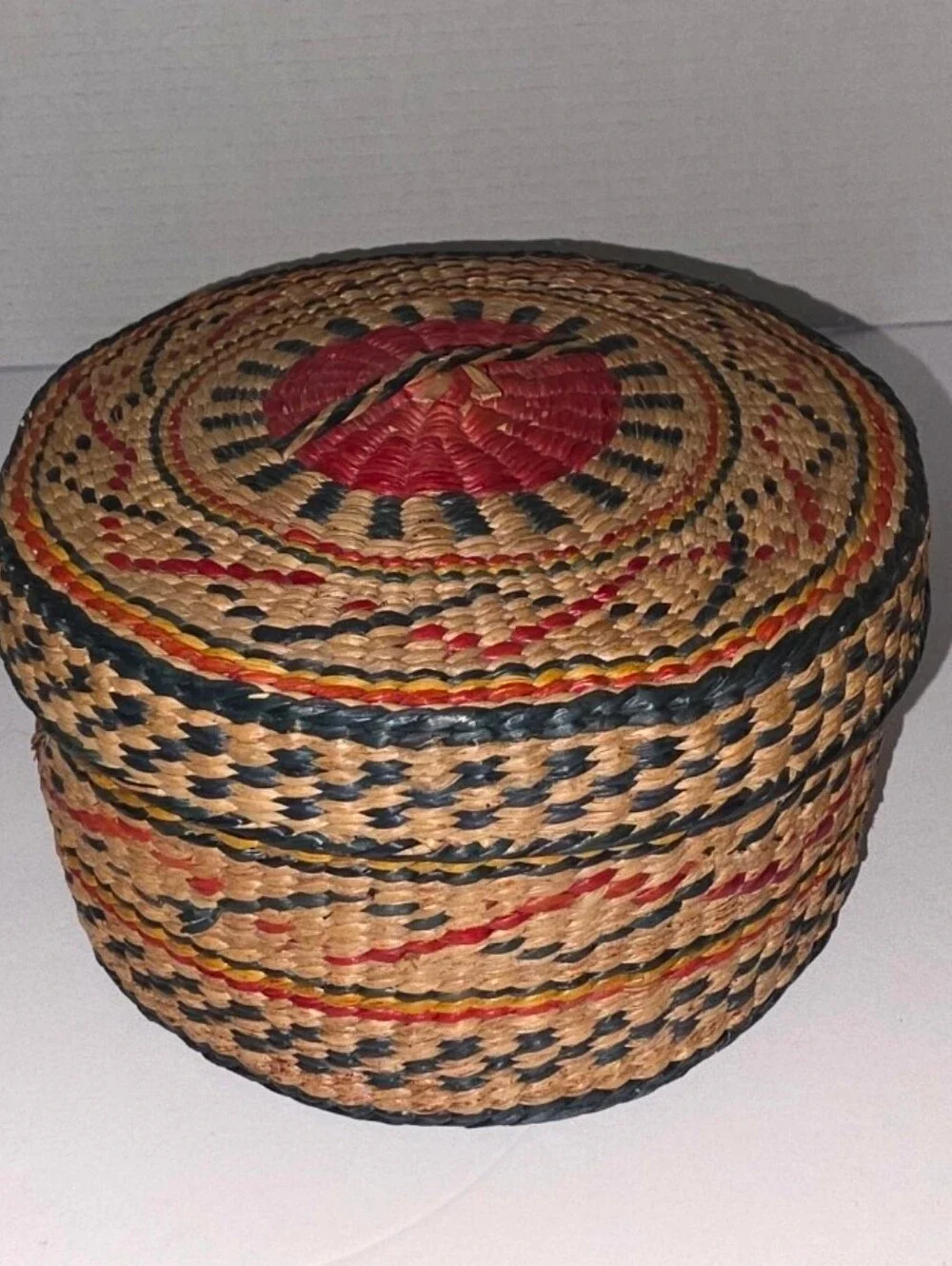 VTG Sweetgrass Woven Nesting Baskets w/Lid Round Natural Red Green Set Of 5 Read